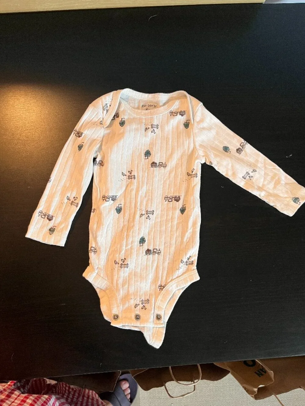 [$2 in a bundle] Carter's 6 mo onesie with tractors